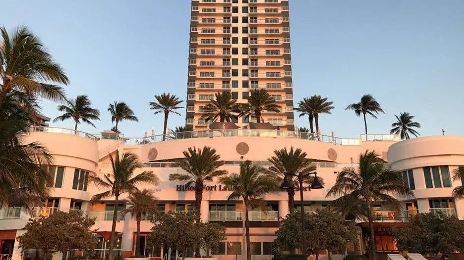 hilton fort lauderdale pool